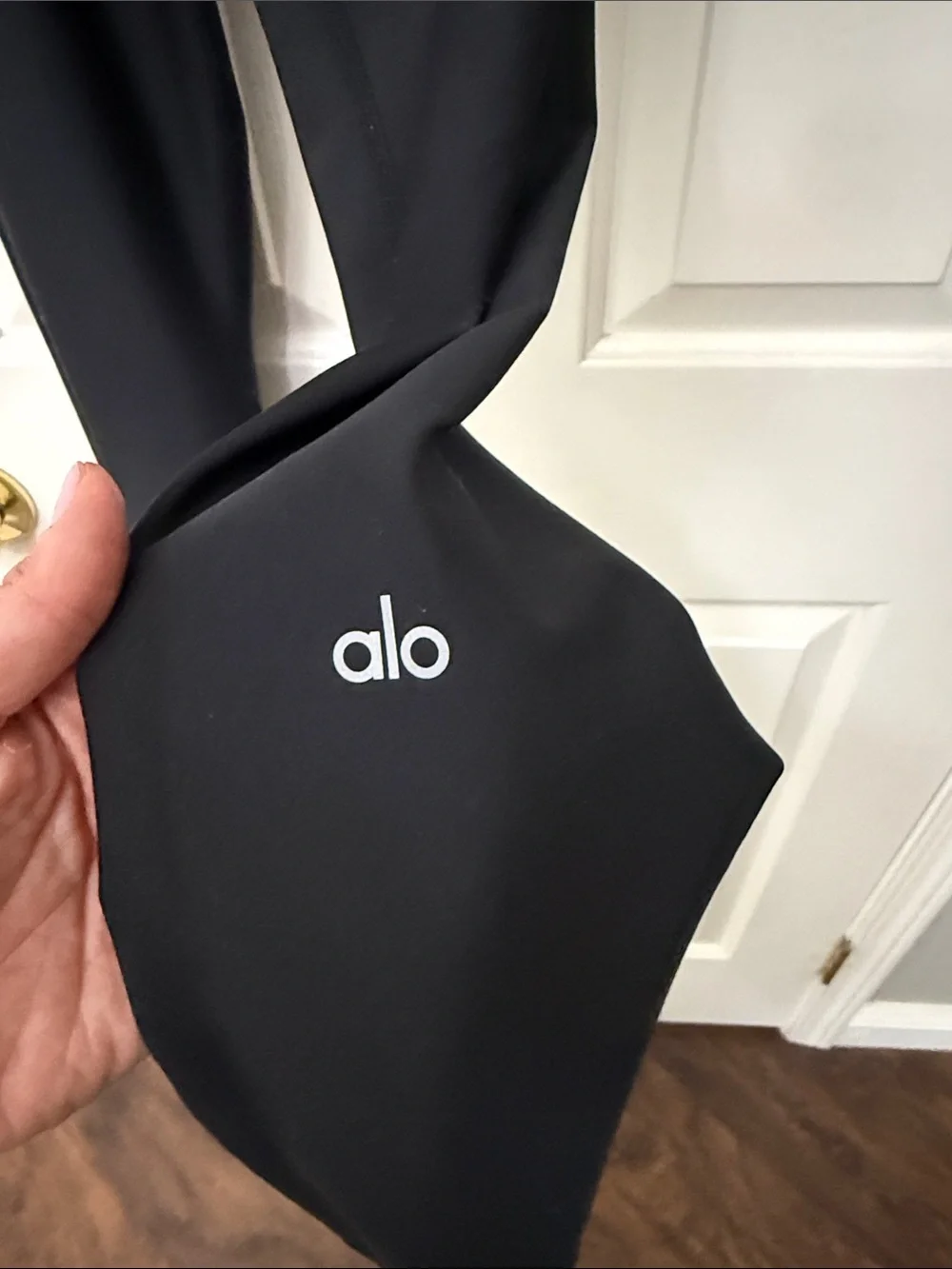 ALO Yoga sleek black